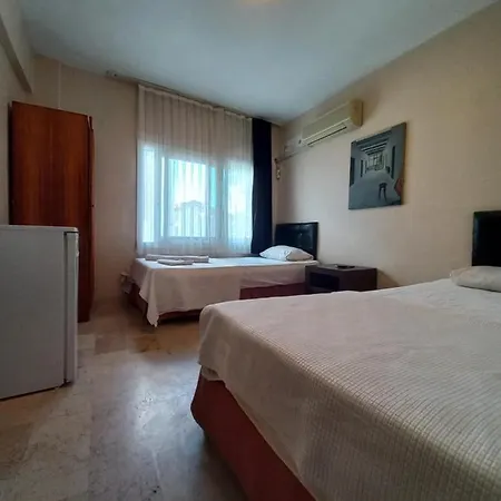 Hotel Blue *